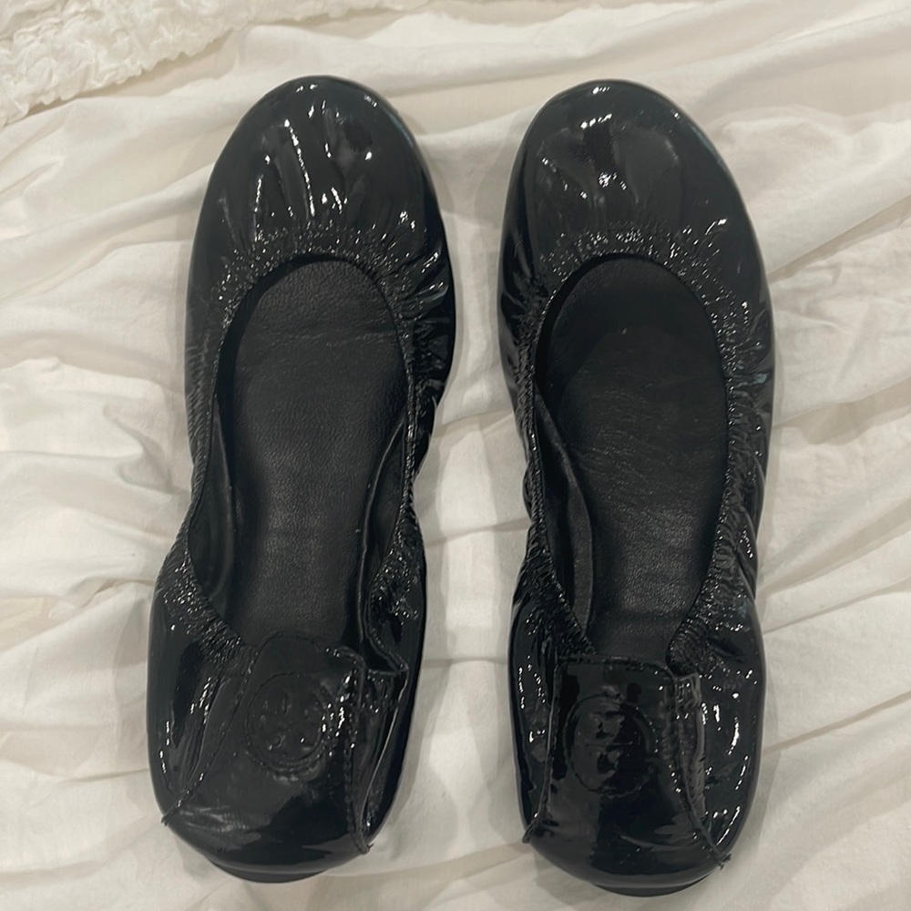 Tory Burch Ballet Flat - size 9! Color: black